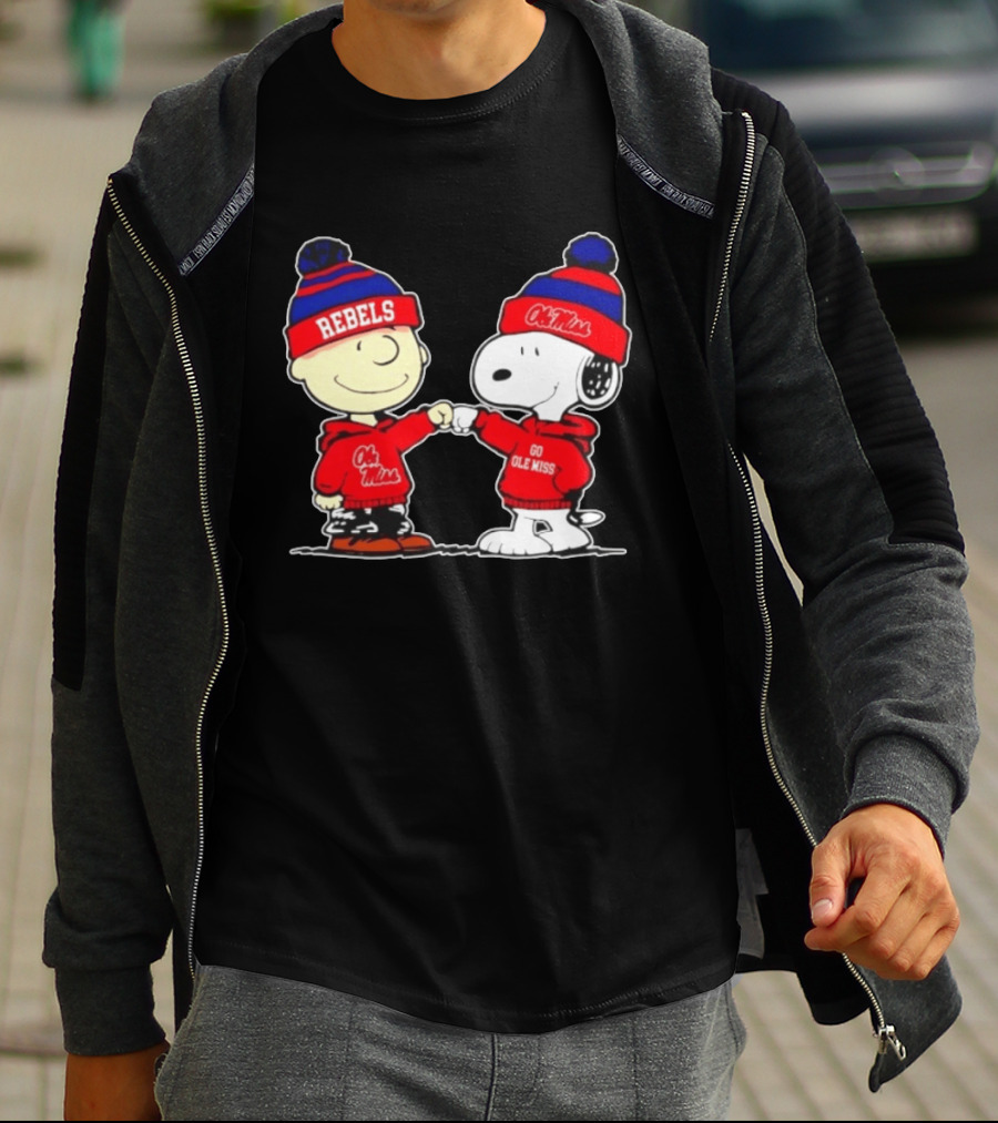 Ole Miss Rebels Snoopy Charlie Brown Fist Bump Go Ole Miss T-Shirt