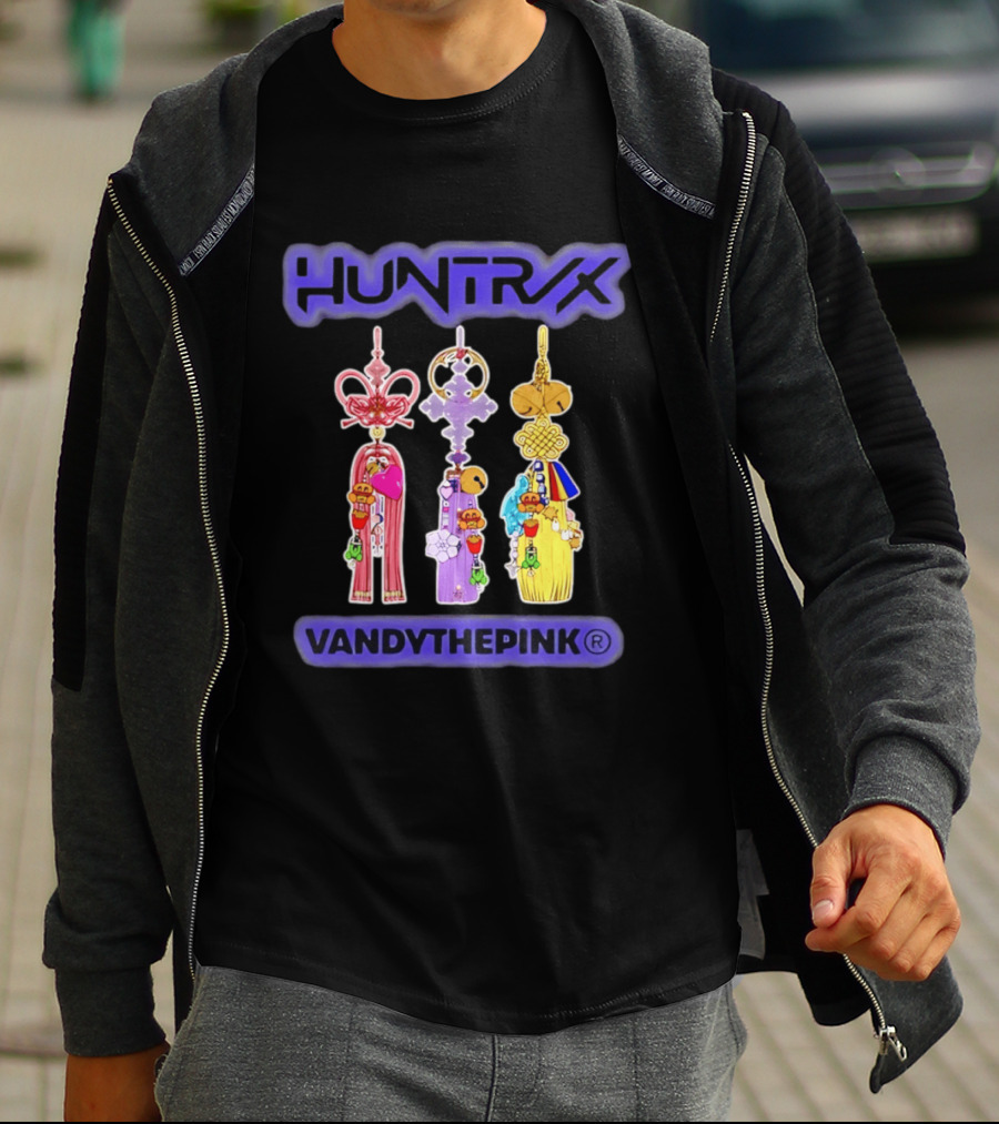 Huntrax Vandythepink Colorful Decorative Charms T-Shirt
