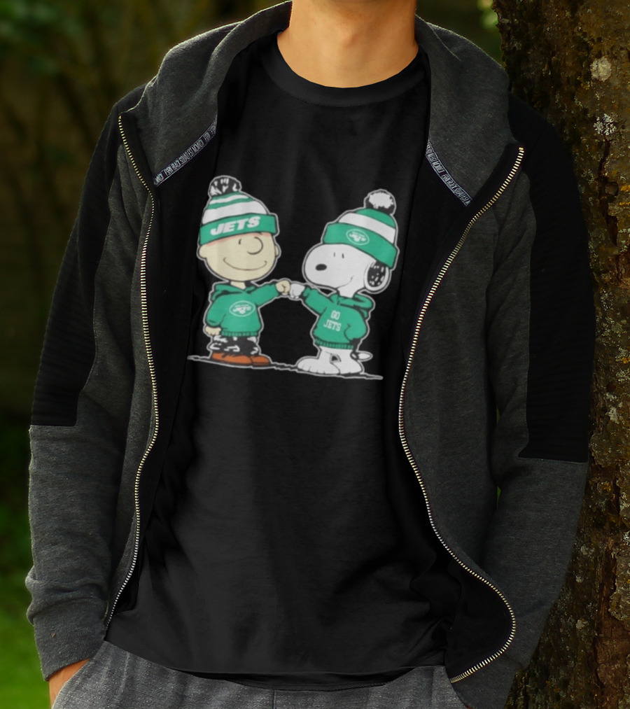 Original Peanuts Charlie Brown Snoopy New York Jets Fist Bump Go Jets Football T-Shirt