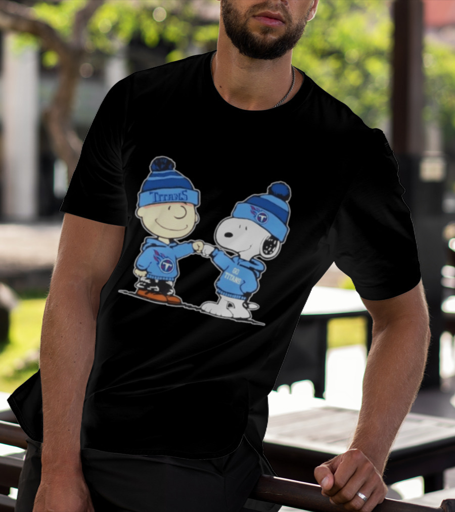 Peanuts Charlie Brown Snoopy Fist Bump Tennessee Titans Football Go Titans T-Shirt