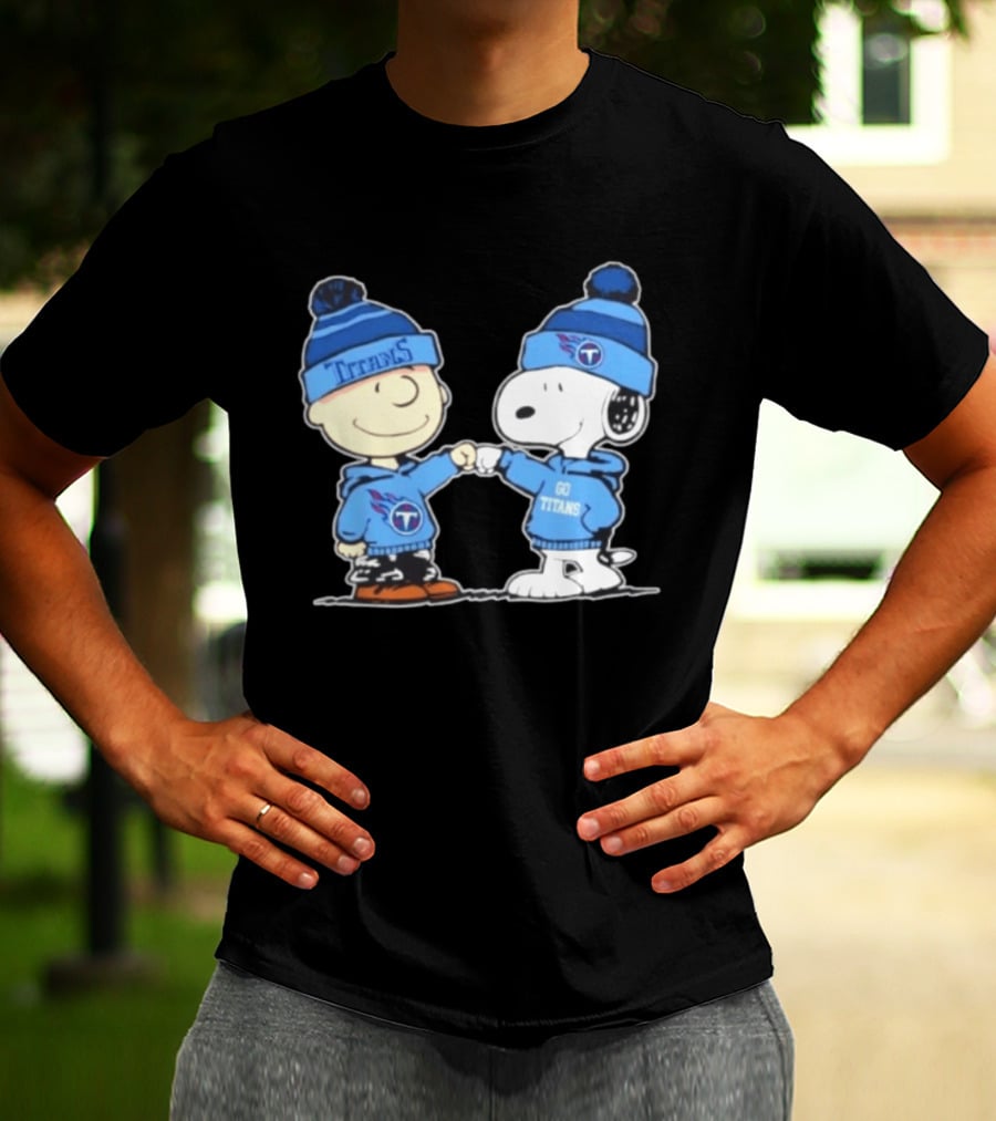 Peanuts Charlie Brown Snoopy Fist Bump Tennessee Titans Football Go Titans T-Shirt