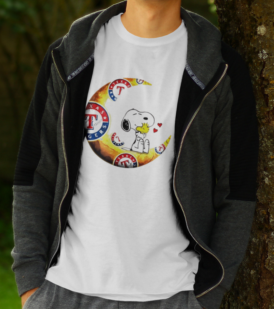 Snoopy Woodstock Texas Rangers Moon Baseball Fan Celebration T-Shirt