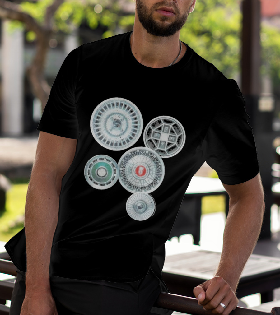Vintage Ford Hubcaps Collection Classic Car Enthusiast Retro Wheels T-Shirt