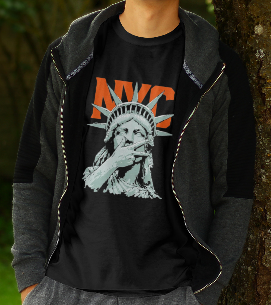 NYC Statue Of Liberty Peace Gesture Iconic Liberty T-Shirt