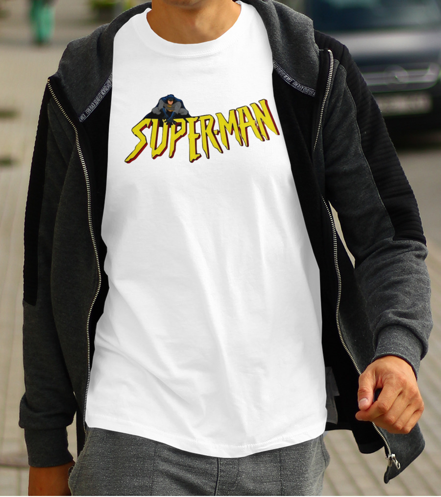 Batman Crouching On Superman Lettering DC Comics T-Shirt