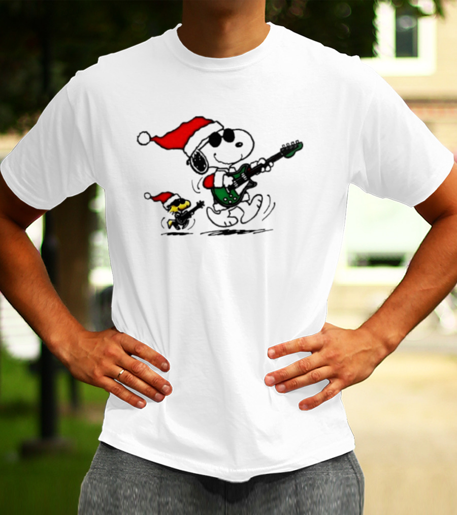 Snoopy Christmas Rocking Guitar Santa Hat Woodstock Peanuts T-Shirt