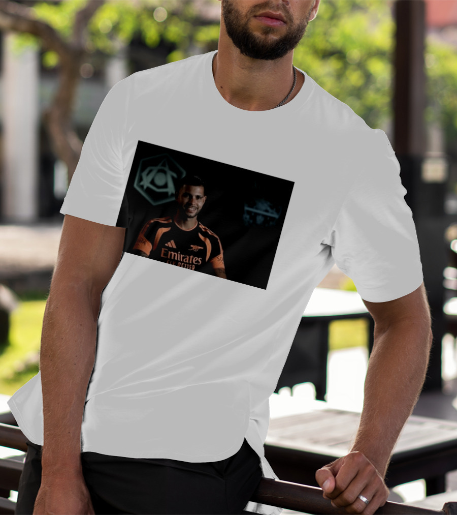 Emirates Fly Better Arsenal Move Ambitions Guimarães SOPHIA T-Shirt
