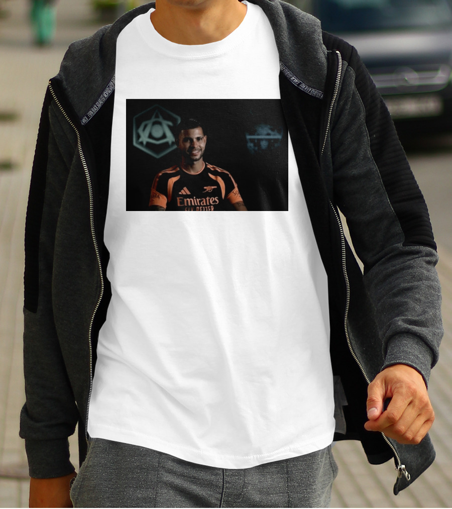 Emirates Fly Better Arsenal Move Ambitions Guimarães SOPHIA T-Shirt
