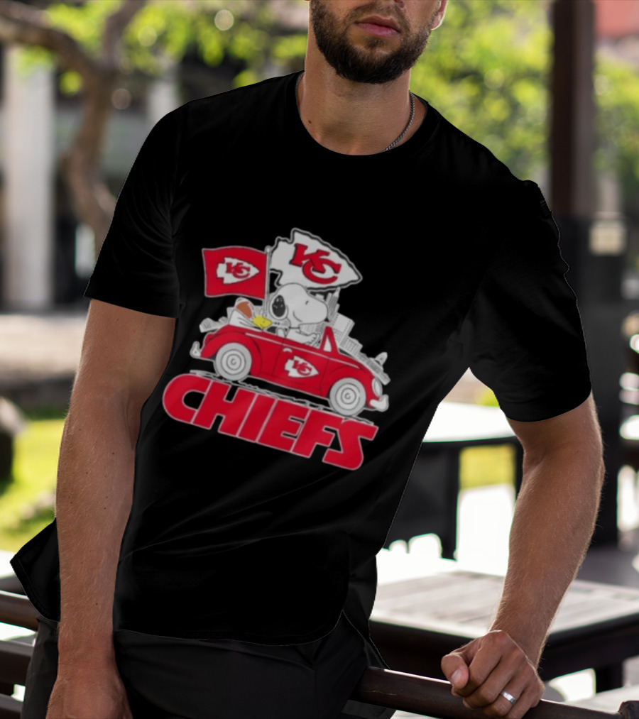 Snoopy Driving Kansas City Chiefs Car With Skyline And Flag T-Shirt