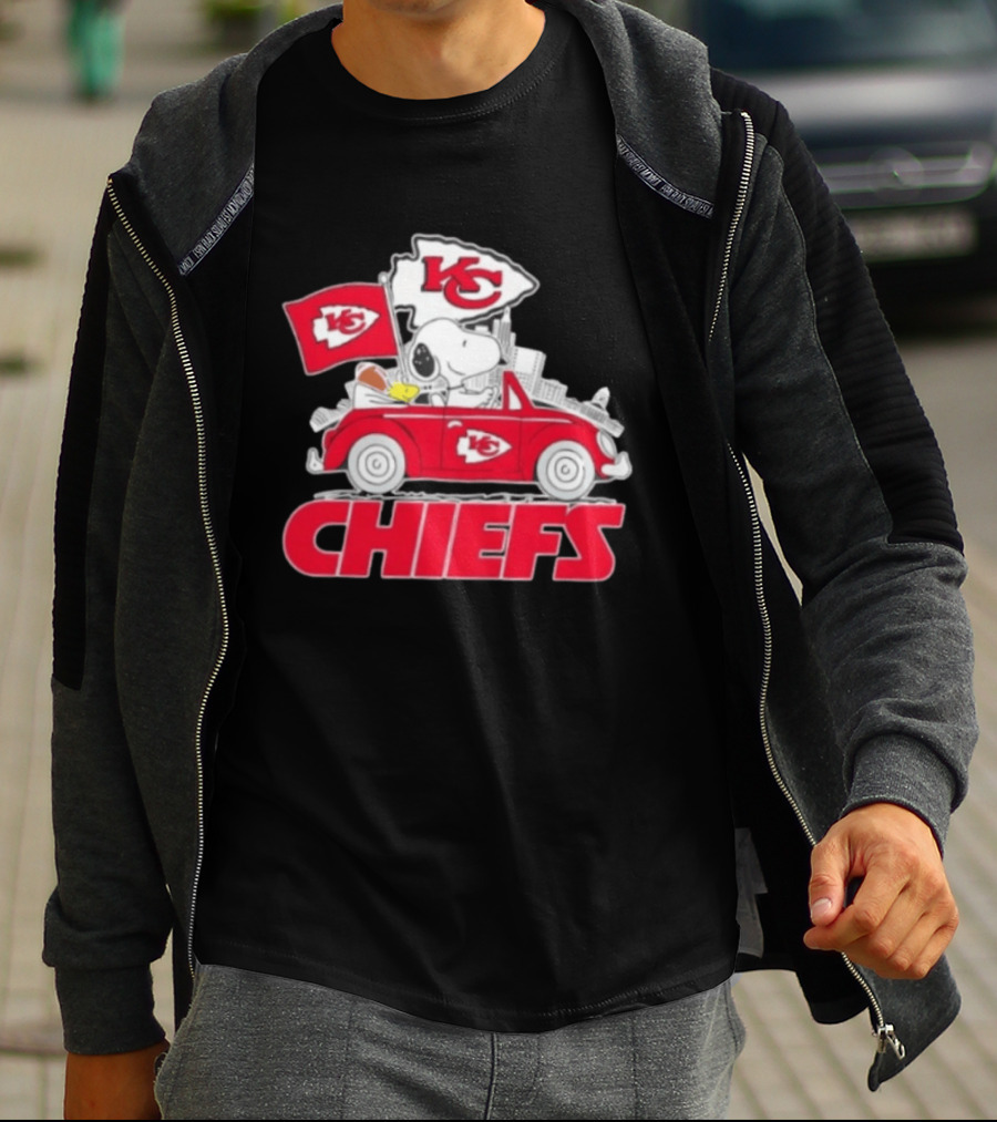 Snoopy Driving Kansas City Chiefs Car With Skyline And Flag T-Shirt