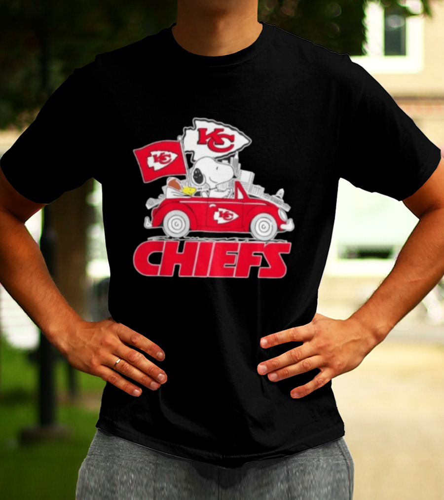 Snoopy Driving Kansas City Chiefs Car With Skyline And Flag T-Shirt
