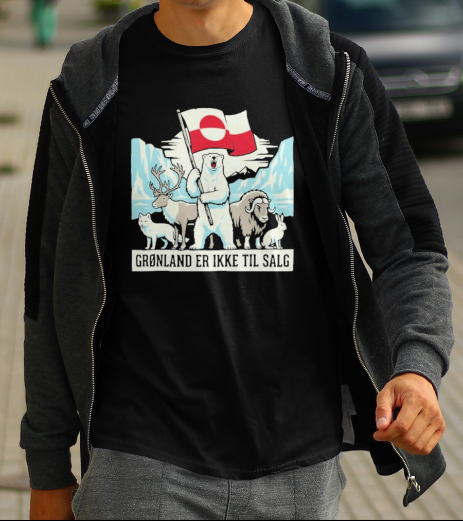 Grønland Er Ikke Til Salg Polar Bear Flag Reindeer Musk Ox Arctic Wildlife T-Shirt