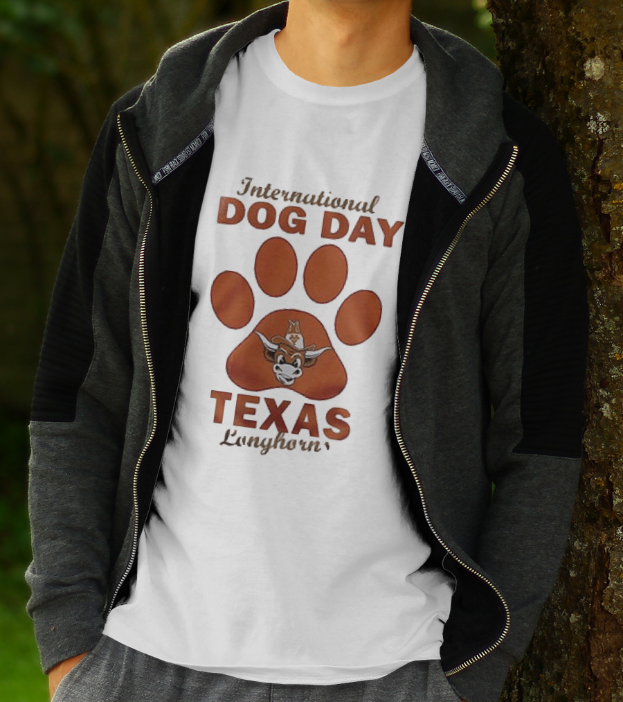International Dog Day Texas Longhorns Paw Print T-Shirt