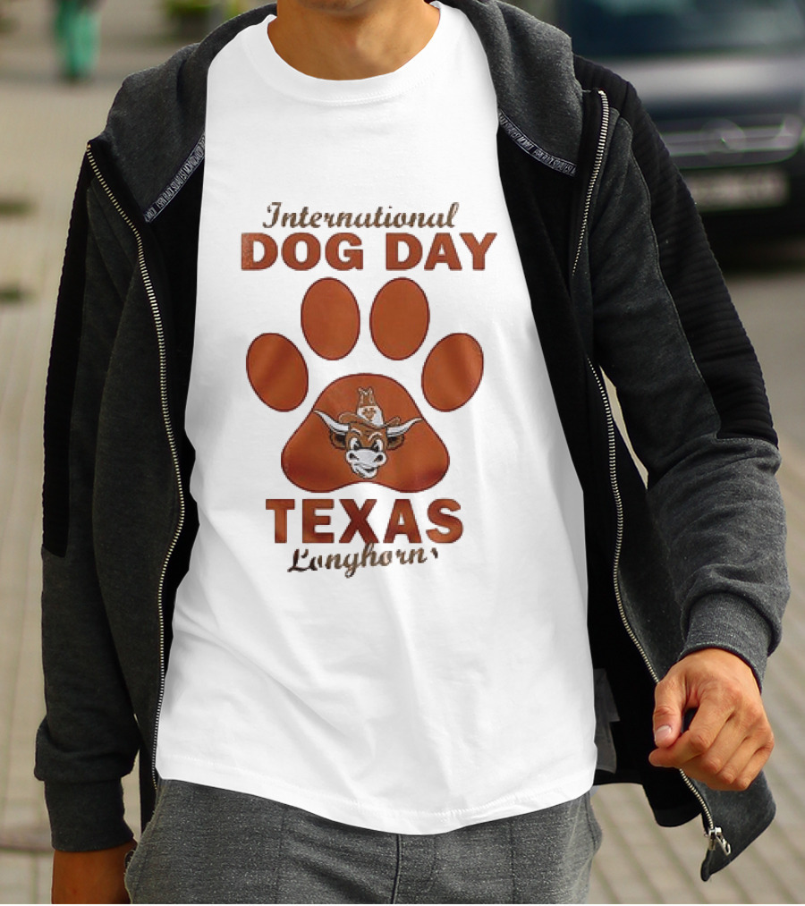 International Dog Day Texas Longhorns Paw Print T-Shirt