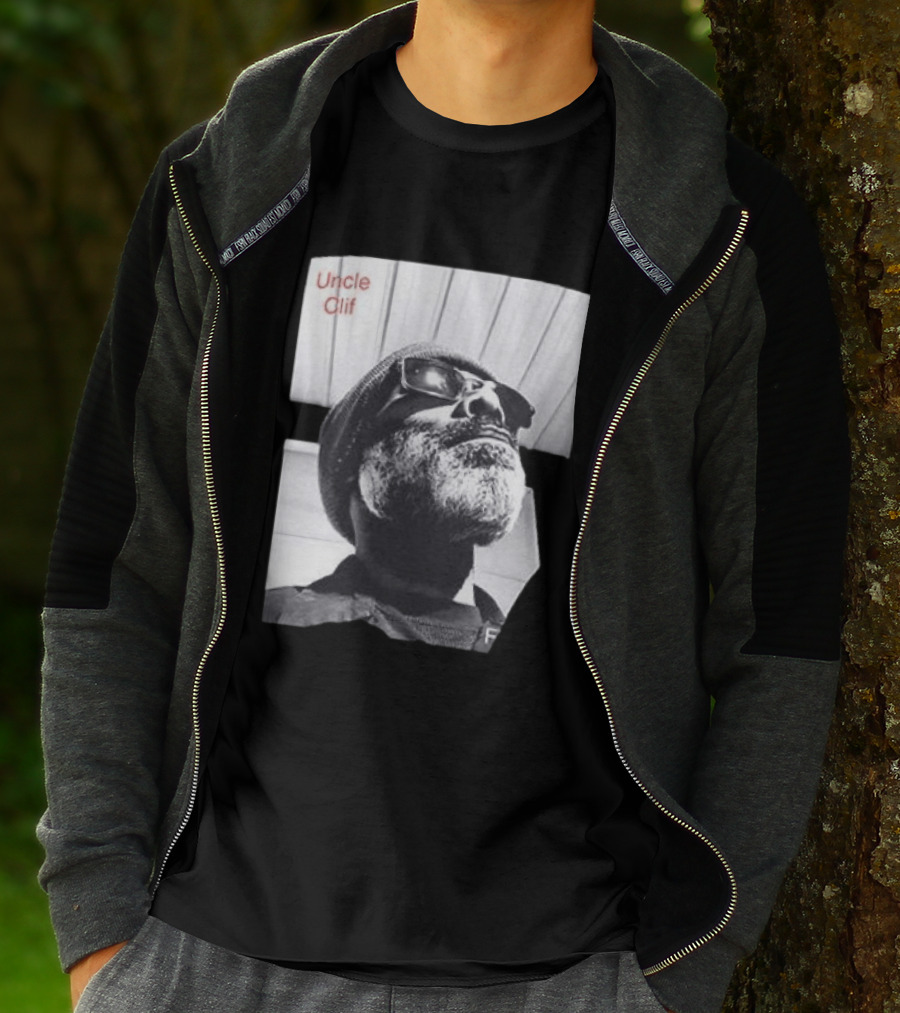 Uncle Clif Bring Back Common Sense Vintage Style Black And White Bearded Man In Sunglasses T-Shirt