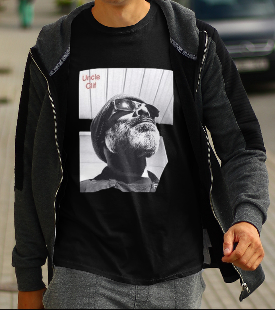 Uncle Clif Bring Back Common Sense Vintage Style Black And White Bearded Man In Sunglasses T-Shirt