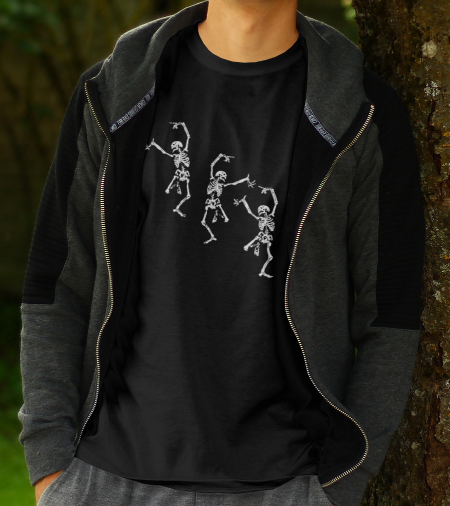 Dancing Skeletons Spooky Gothic Halloween Skeletons T-Shirt