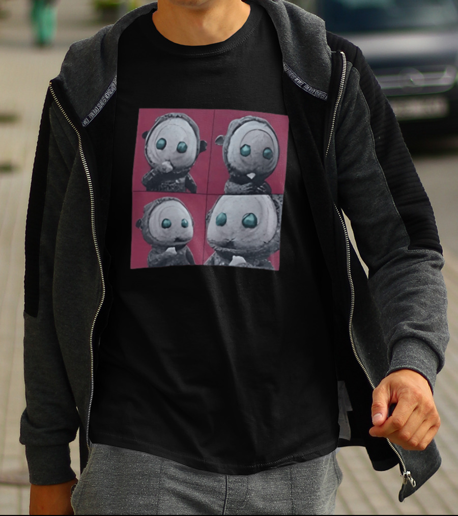 The East Palace Kkeomeoksali Cute Character Art Quadrant T-Shirt