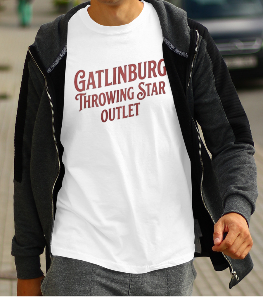 Gatlinburg Throwing Star Outlet Novelty T-Shirt