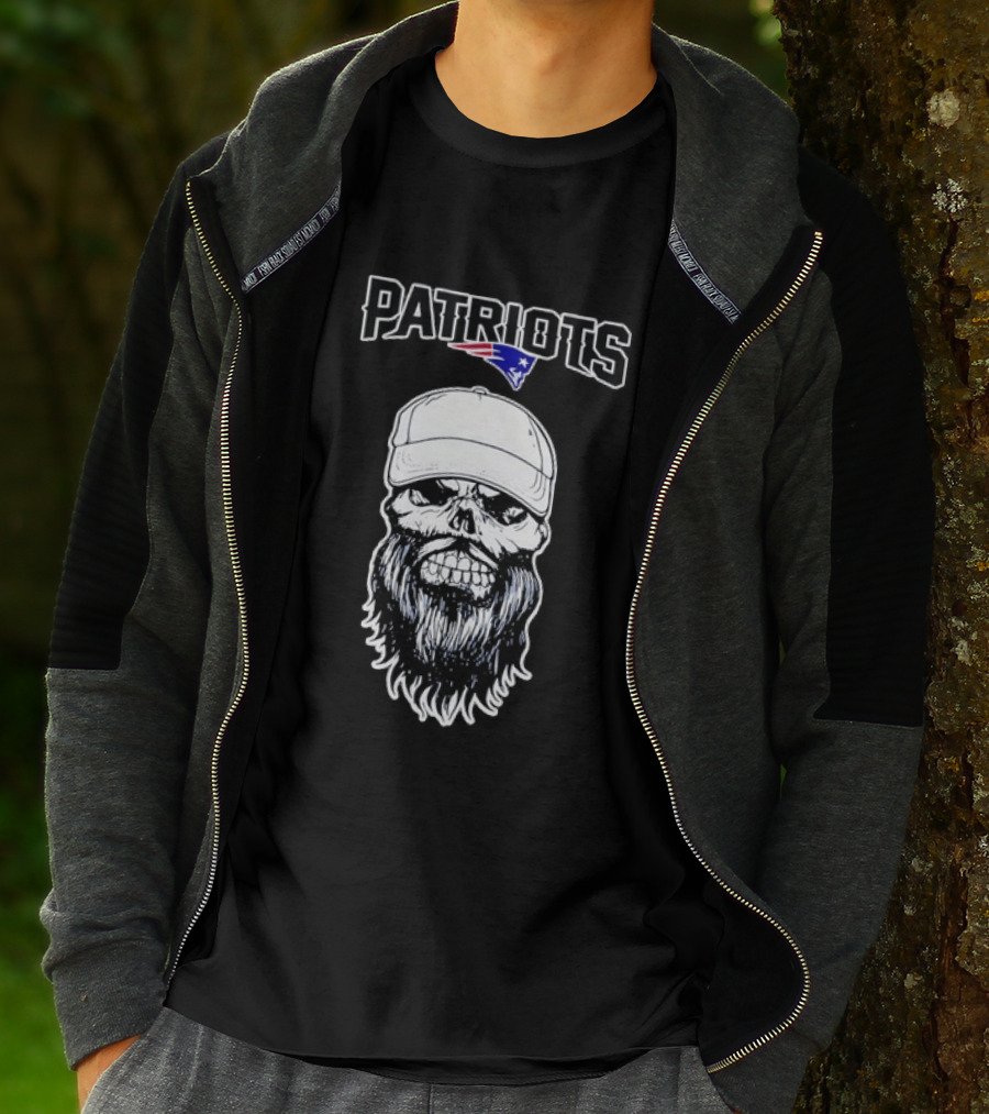 Patriots Bearded Skull With Cap Football Fan T-Shirt