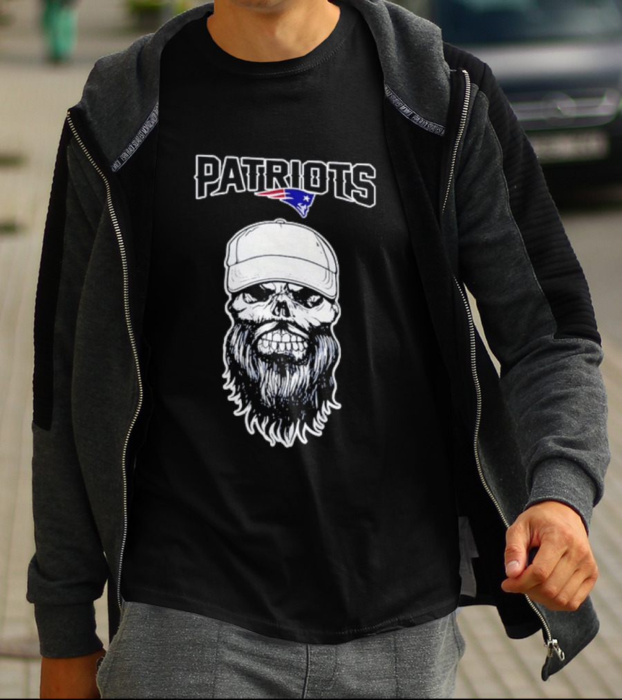 Patriots Bearded Skull With Cap Football Fan T-Shirt