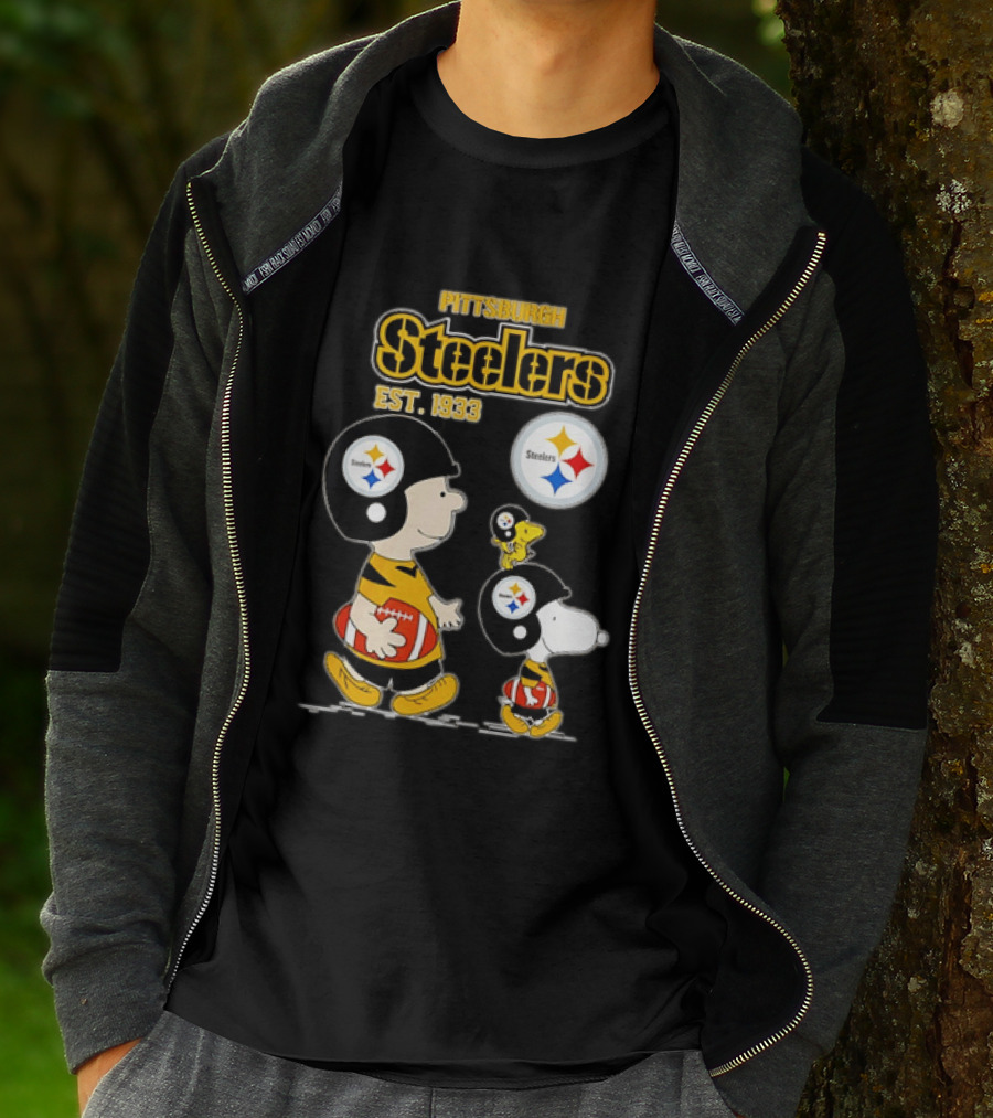 Pittsburgh Steelers Peanuts Charlie Brown Snoopy Football Est 1933 T-Shirt