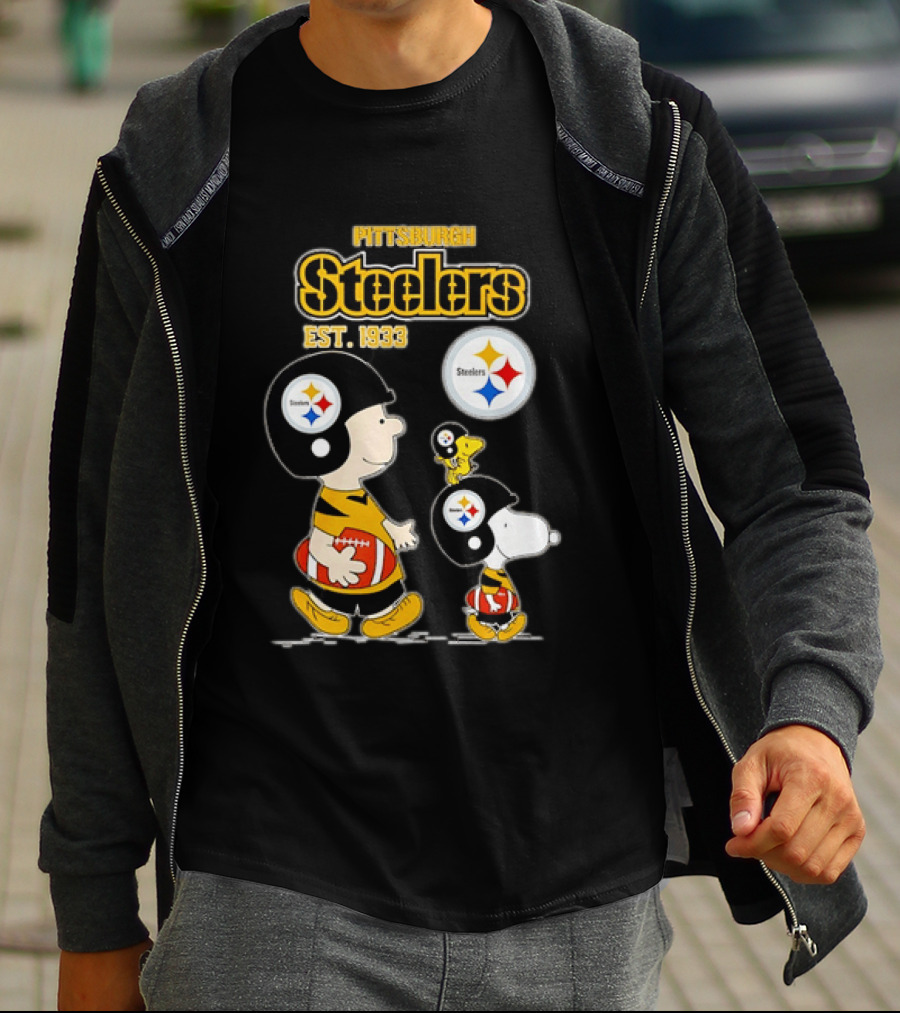Pittsburgh Steelers Peanuts Charlie Brown Snoopy Football Est 1933 T-Shirt