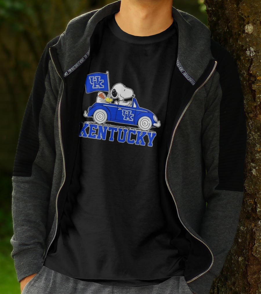 UK Wildcats Snoopy Driving Car With Kentucky Banner T-Shirt