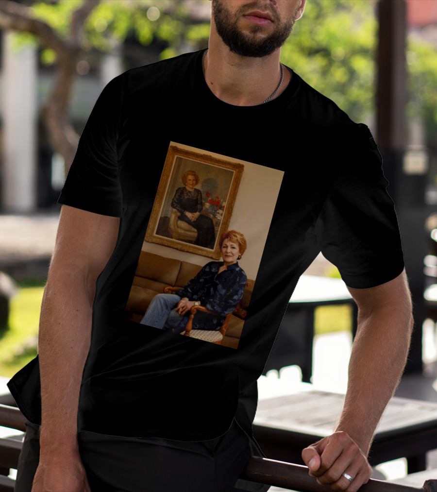 I Don't Know Who The Person In The Image Is. T-Shirt