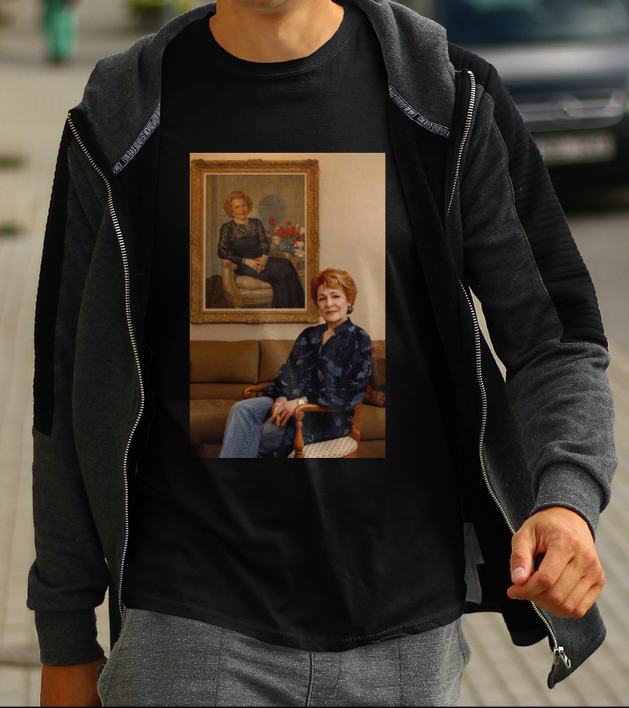 I Don't Know Who The Person In The Image Is. T-Shirt