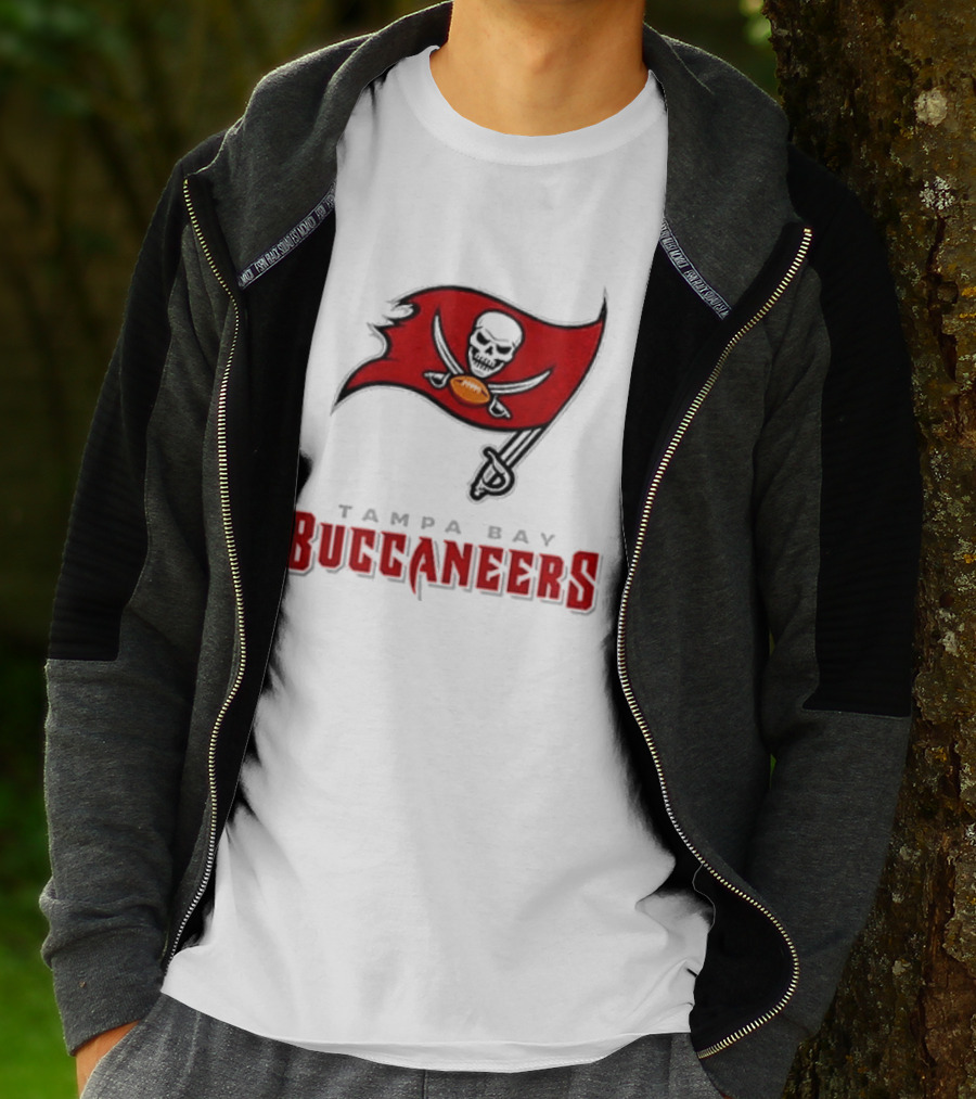 Tampa Bay Buccaneers Season Opener Skull Flag T-Shirt