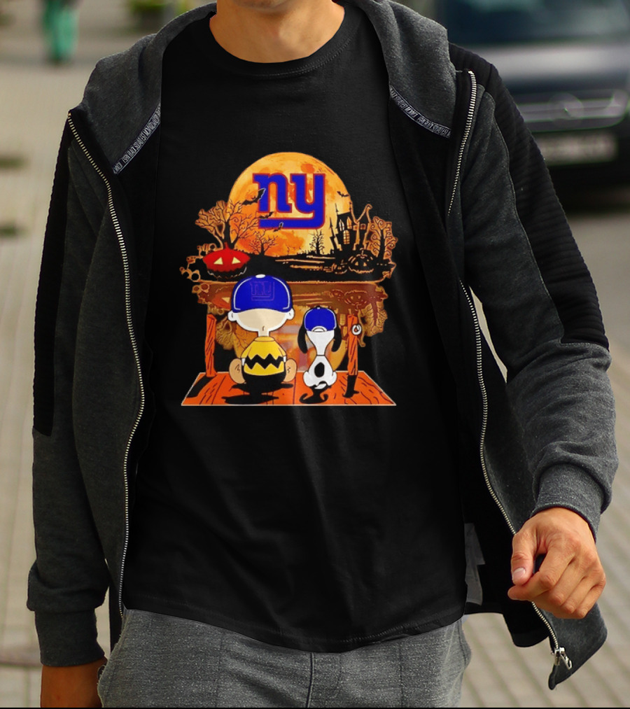 New York Giants Charlie Brown Snoopy Halloween Moon T-Shirt