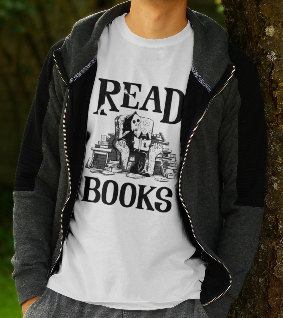 Read Books Skeleton And Cat Halloween T-Shirt