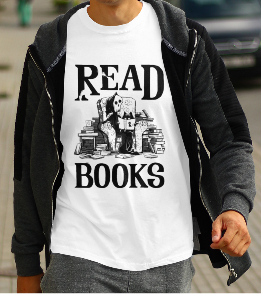 Read Books Skeleton And Cat Halloween T-Shirt