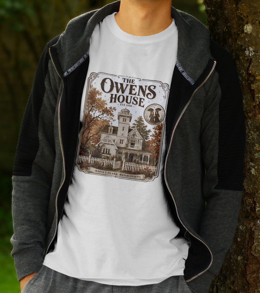 The Owens House Est 1998 Maria's Island Massachusetts Vintage Gothic Mansion T-Shirt