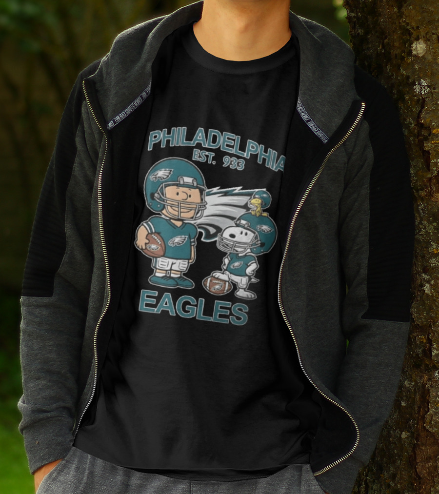 Philadelphia Eagles Est 1933 Charlie Brown Snoopy Woodstock Football T-Shirt
