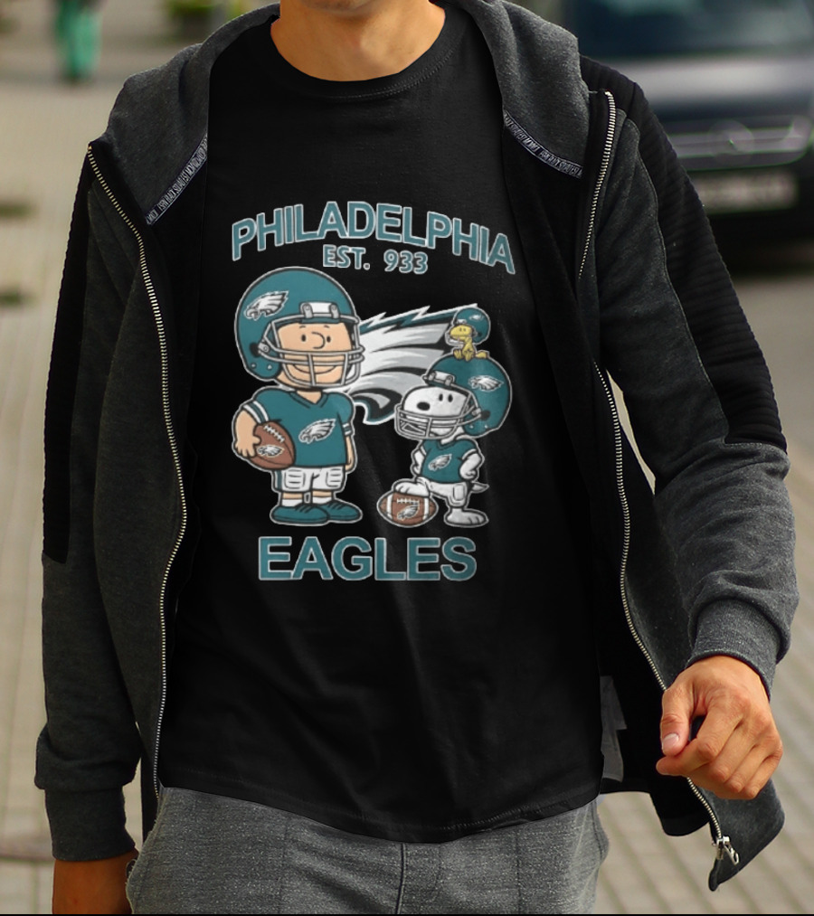 Philadelphia Eagles Est 1933 Charlie Brown Snoopy Woodstock Football T-Shirt