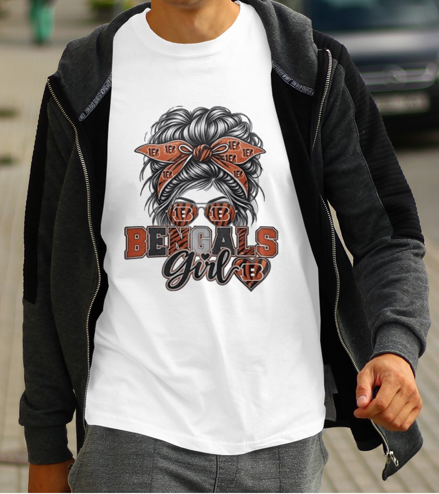 Bengals Girl Messy Bun Fan With Glasses And Bow T-Shirt