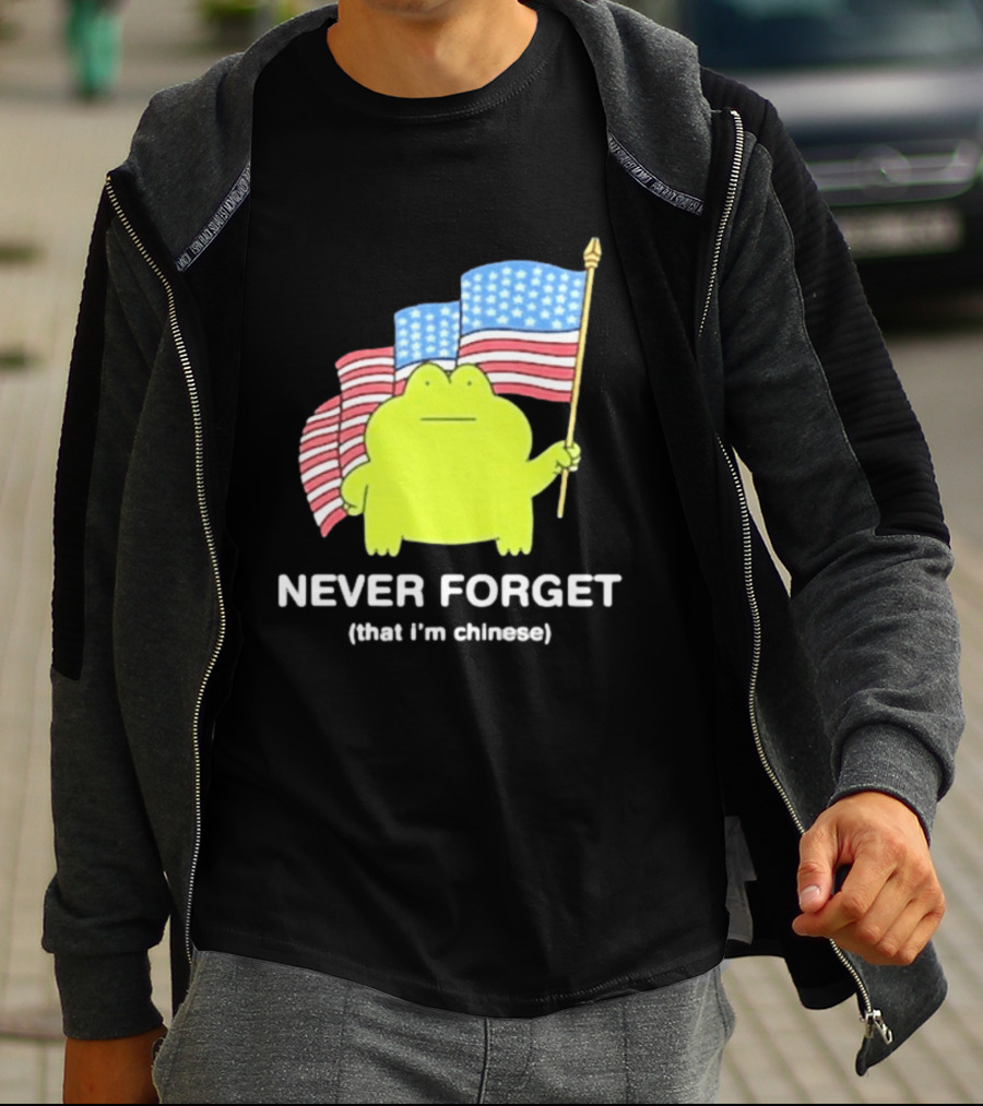 Frog Holding American Flags Never Forget That I'm Chinese T-Shirt