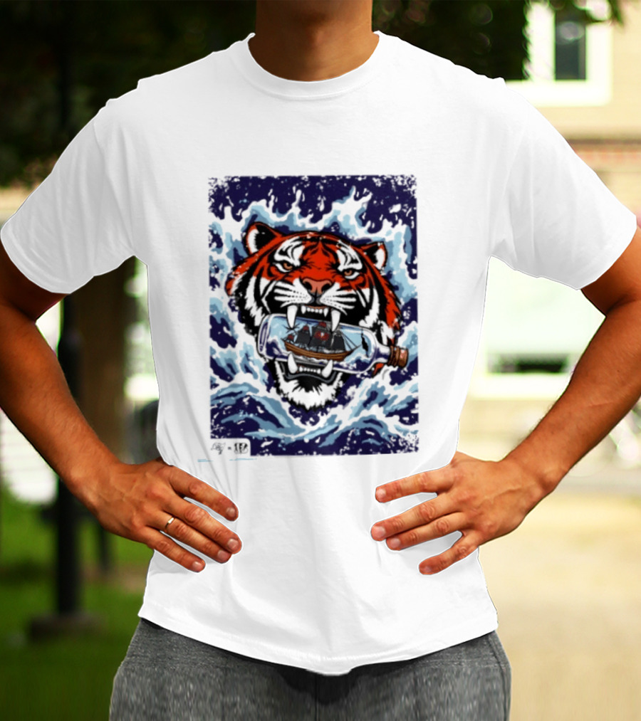 Cincinnati Bengals Vs Tampa Bay Buccaneers Tiger Ship Ocean Clash T-Shirt