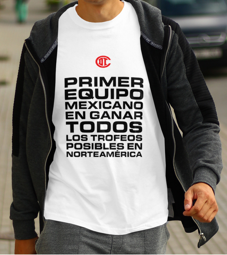 Primer Equipo Mexicano En Ganar Todos Los Trofeos Con Emblema Rojo Norteamérica T-Shirt