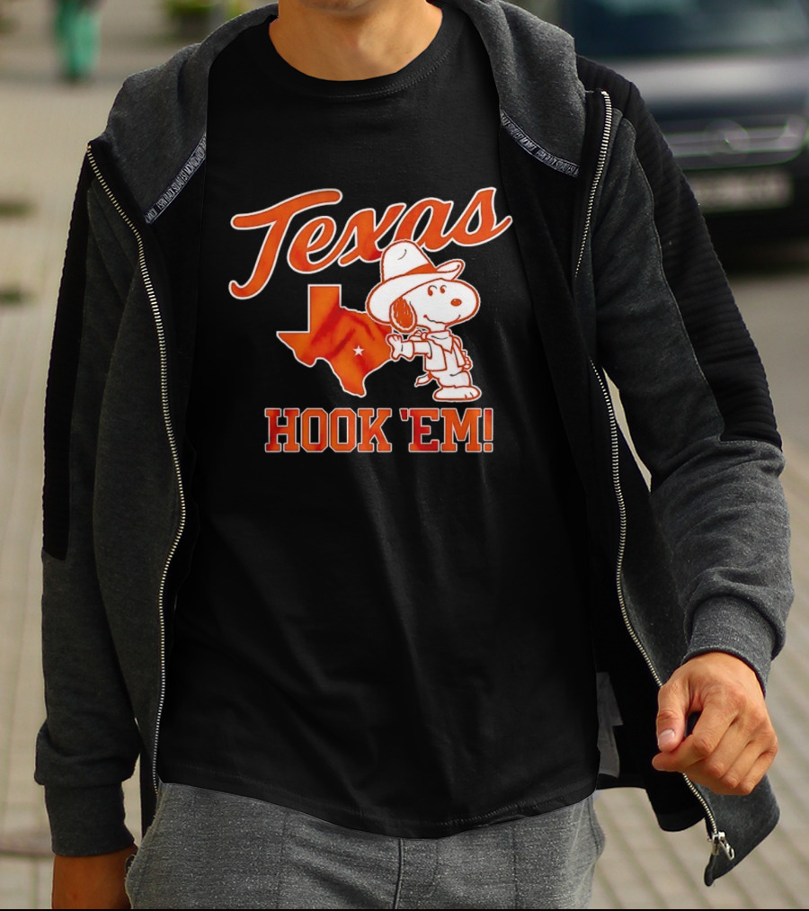 Texas Snoopy Hook 'Em Peanuts Cowboy Spirit T-Shirt