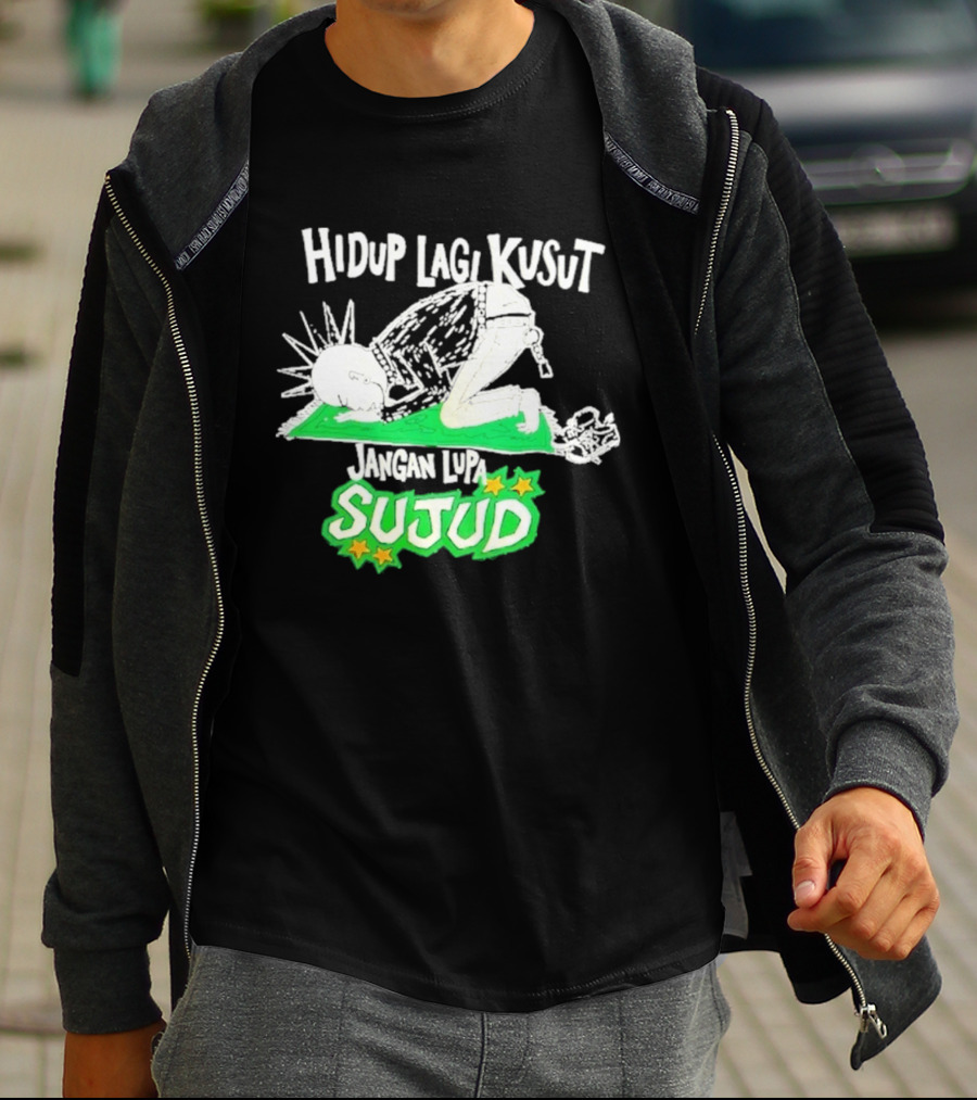 Hidup Lagi Kusut Jangan Lupa Sujud T-Shirt