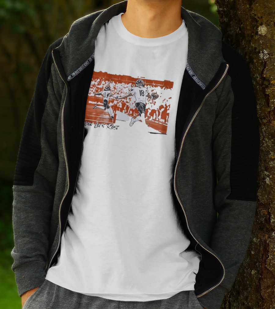 Never Let It Rest Chicago Bears Number 18 And 10 Football Scene T-Shirt