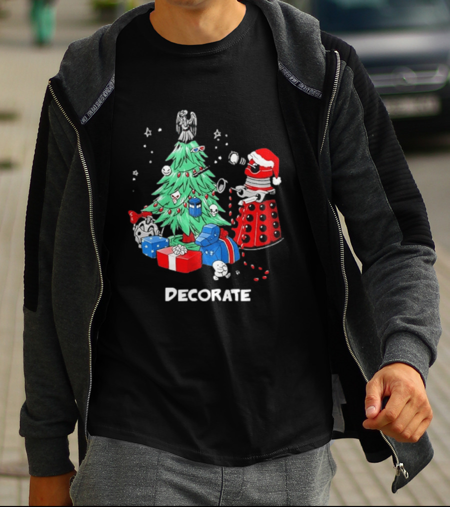 Doctor Who Dalek Christmas Tree Decorate Scene T-Shirt