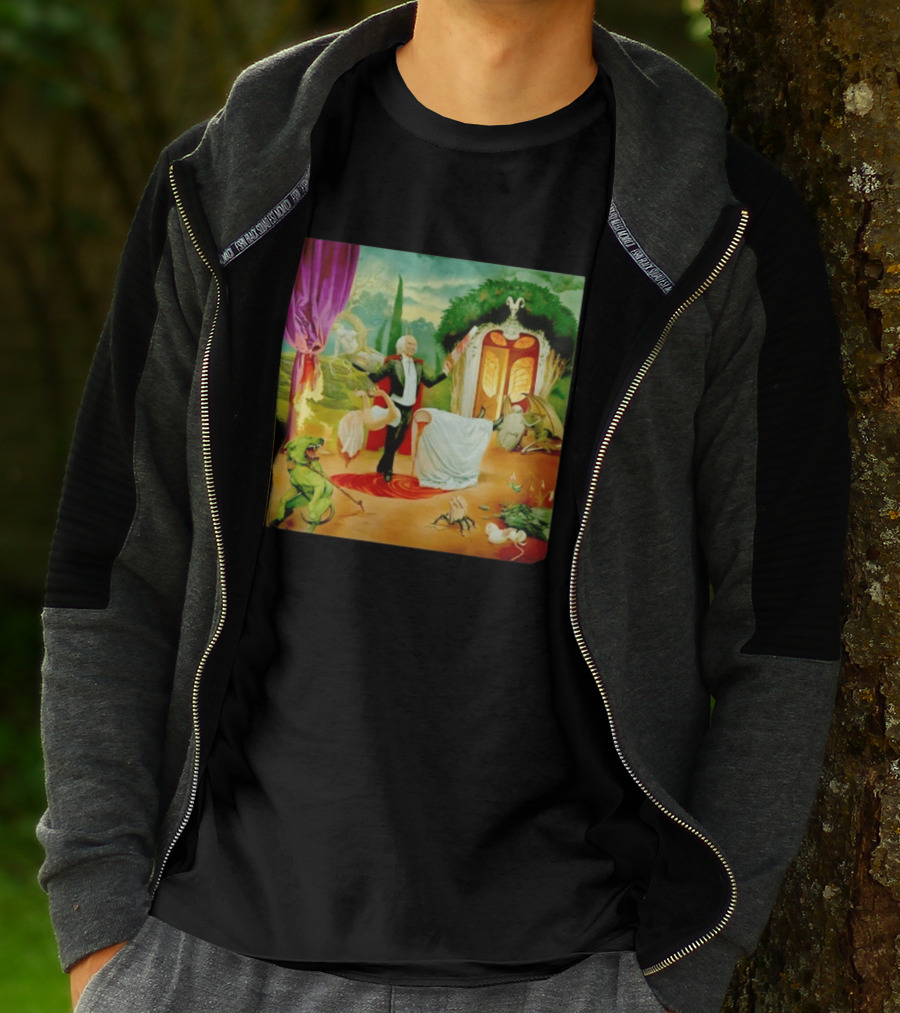 Surreal Magician Gothic Horror Sawing Woman In Half Fantasy Scene T-Shirt