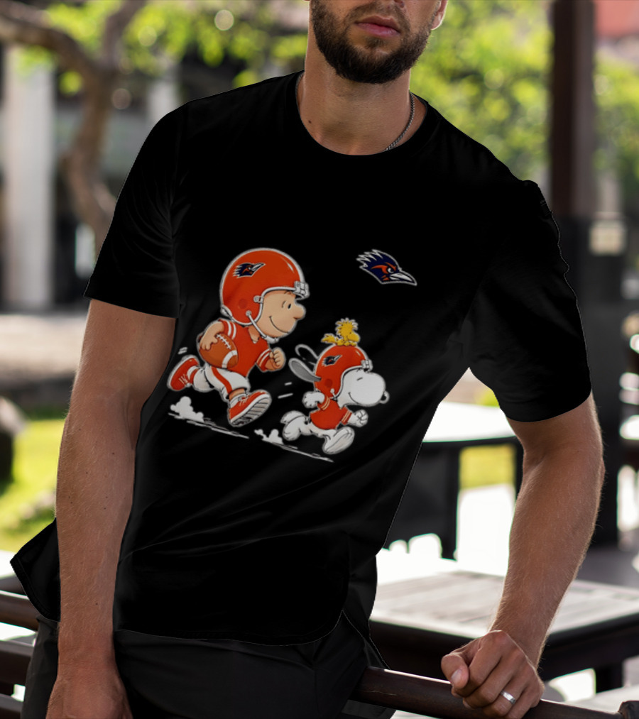 Charlie Brown Woodstock Snoopy UTSA Roadrunners Football 2026 T-Shirt