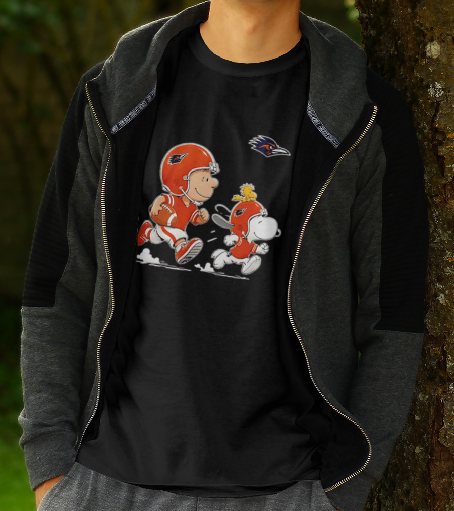 Charlie Brown Woodstock Snoopy UTSA Roadrunners Football 2026 T-Shirt