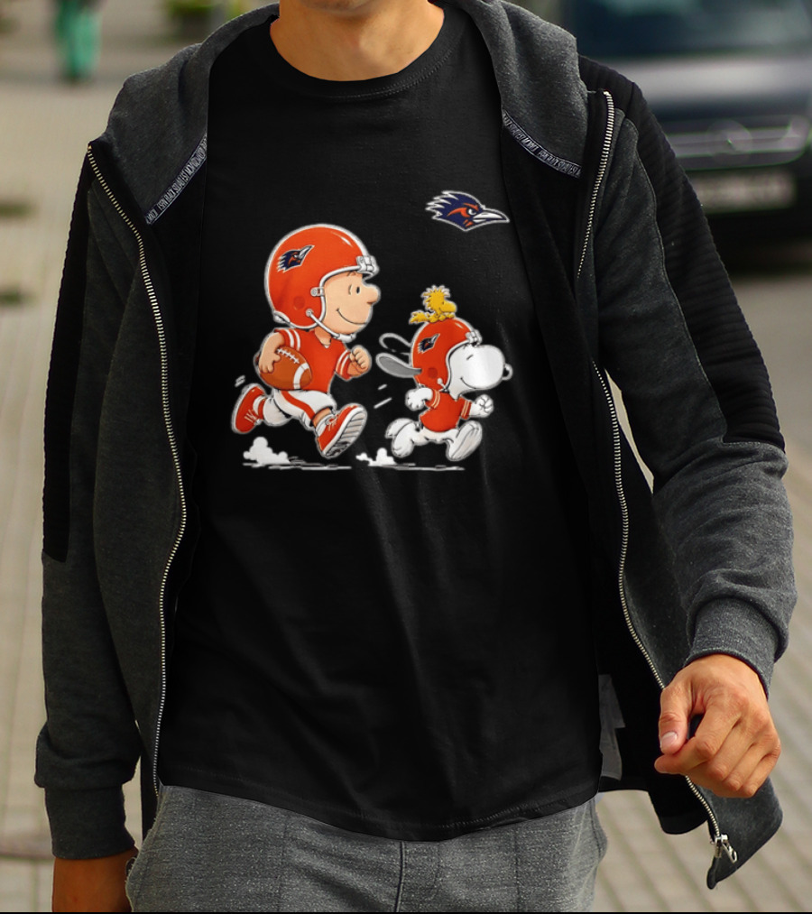 Charlie Brown Woodstock Snoopy UTSA Roadrunners Football 2026 T-Shirt