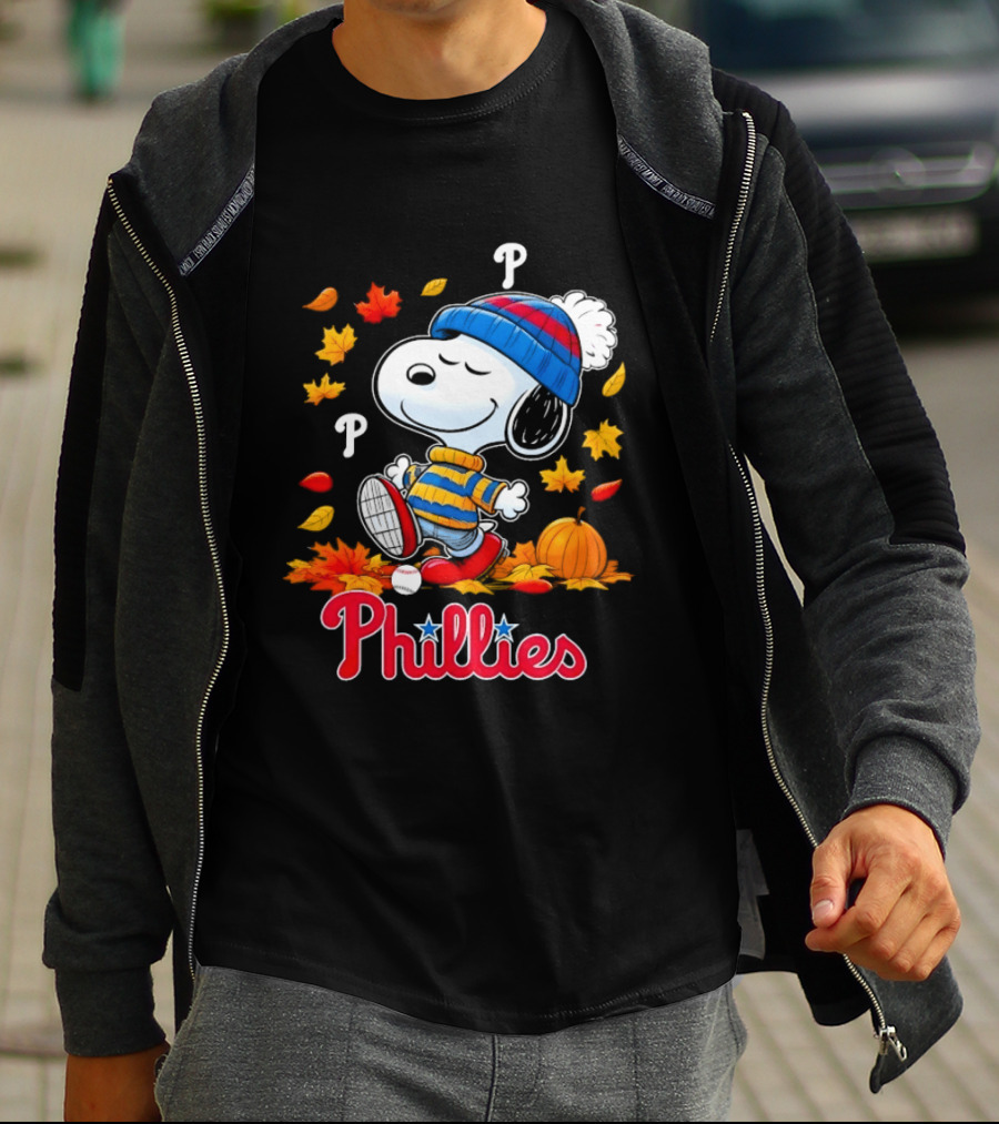Snoopy Philadelphia Phillies Autumn Leaves Pumpkin Baseball Fan T-Shirt